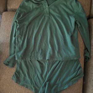 Green Long Sleeve Top and Shorts Set